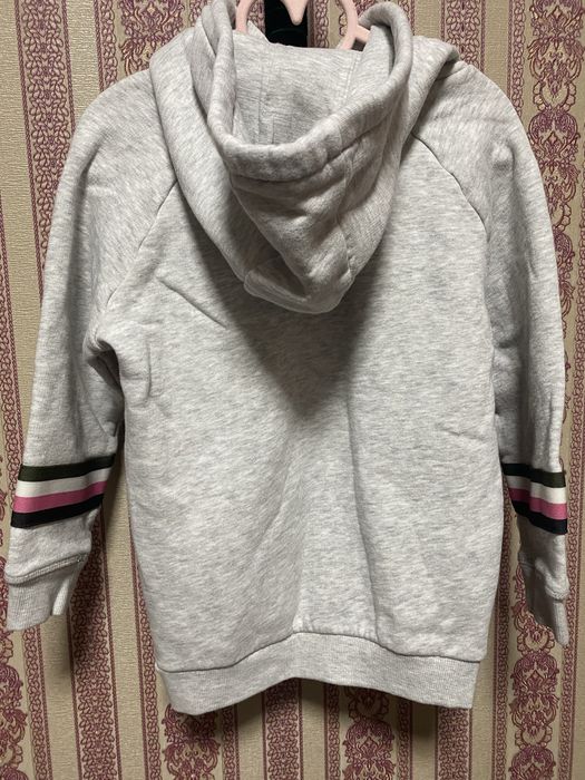 Продам круту толстовку на дівчинку