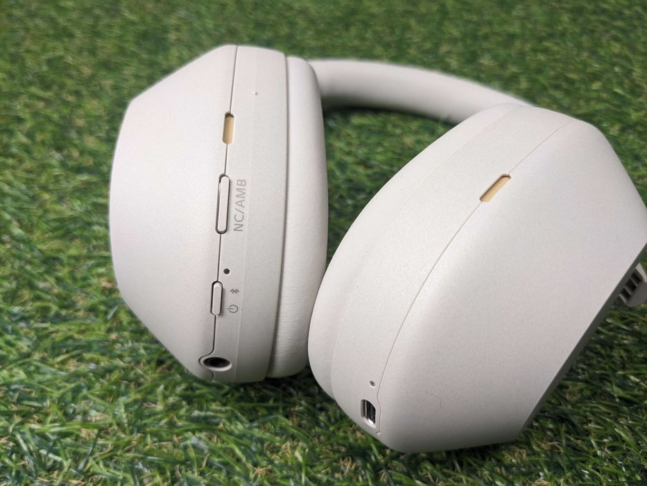 НОВІ навушники SONY WH-1000XM5. Оригінал з США. Колір: Білий
