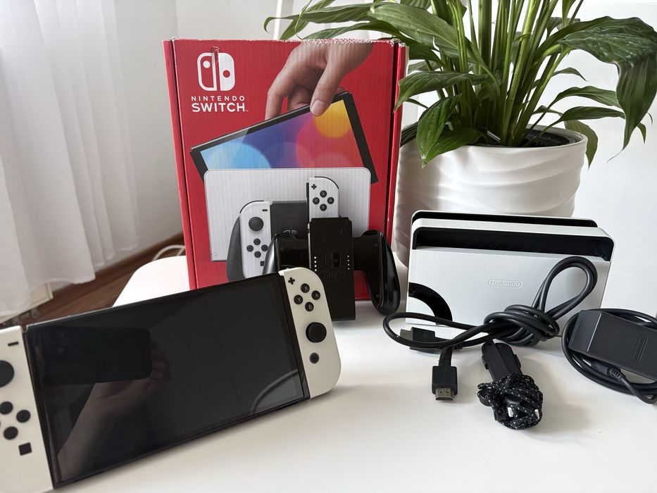 Nintendo Switch OLED White