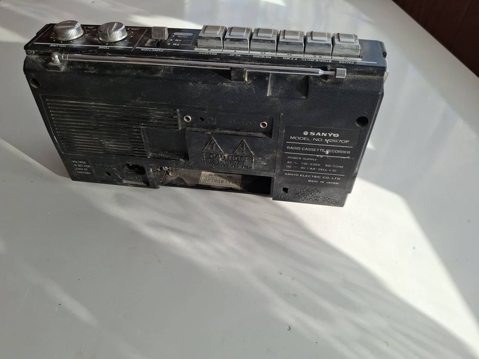 Портативна касетна магнітола Sanyo M2670F