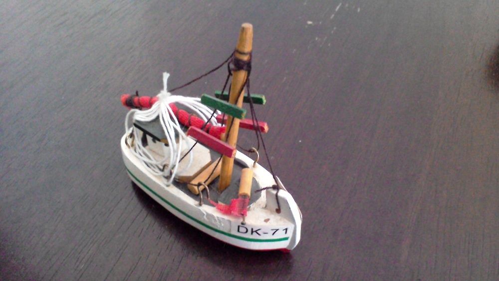 figurka model łódki statek