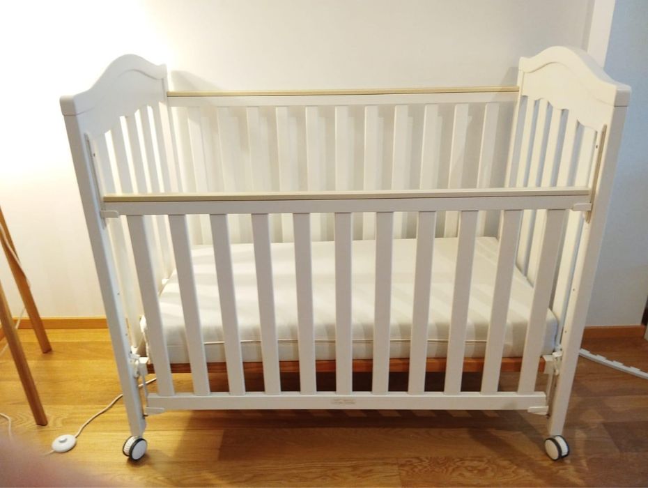 Berço Trama em excelente estado
