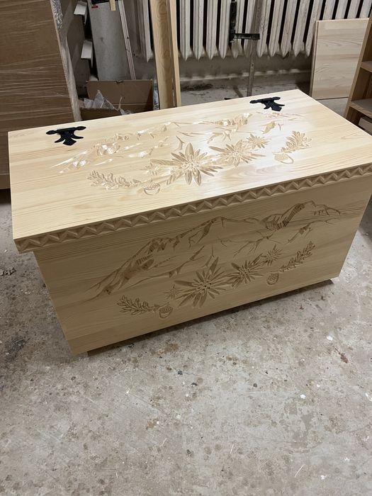 Kufer góralski drewniany