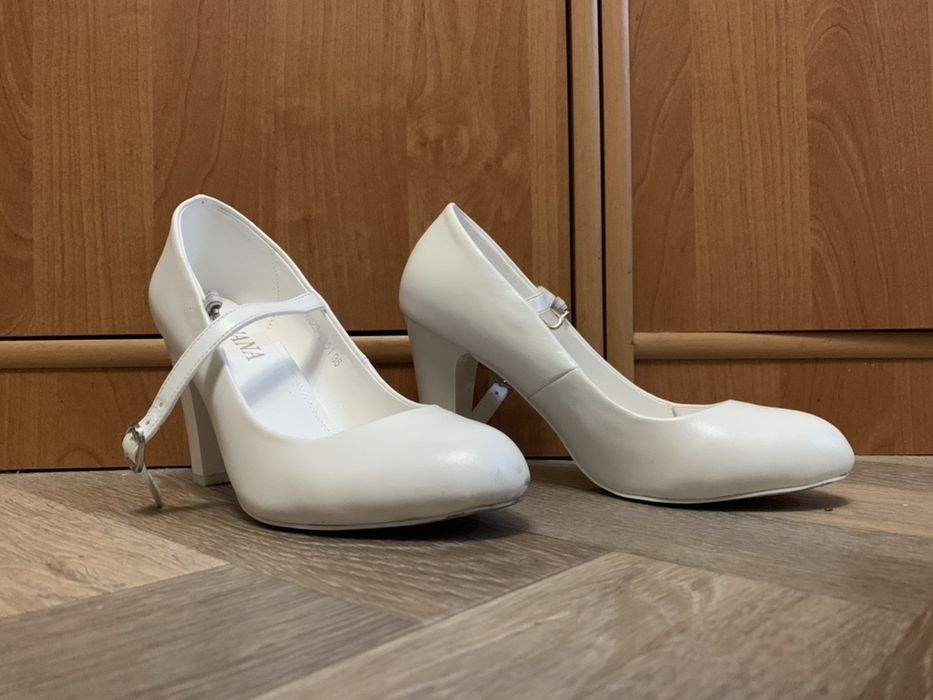 Весільні туфлі б/в