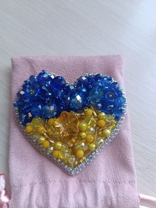 Серце, брошка, презент
