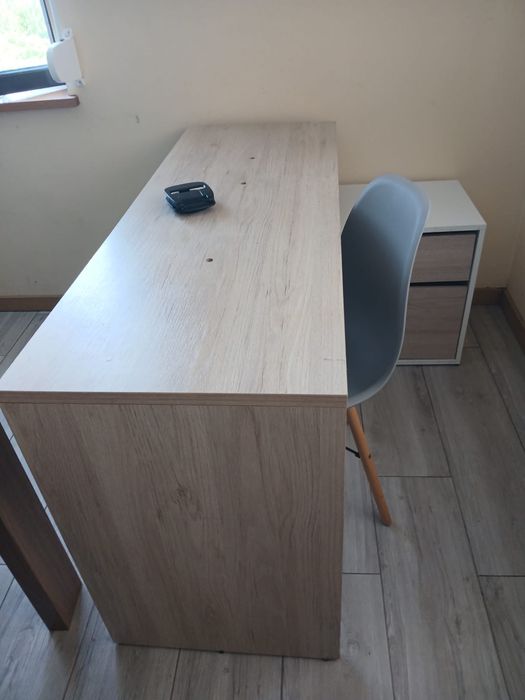 Mesa Secretaria com cadeira