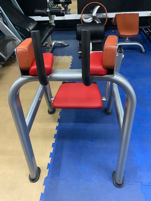 Máquina de abdominais da marca BH