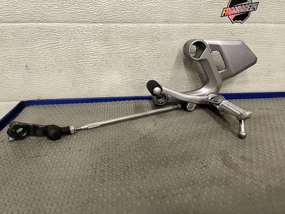 Lewy set yamaha xsr 900 podnóżek