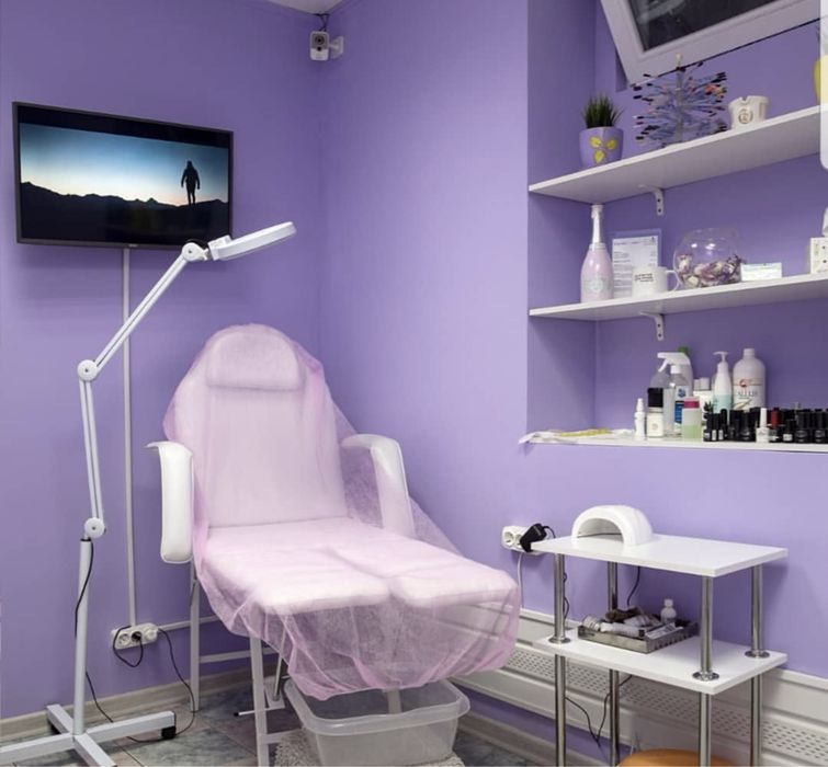 Меблі для майстра манікюру