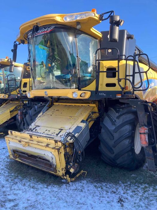 Комбайн NEW HOLLAND CX8080