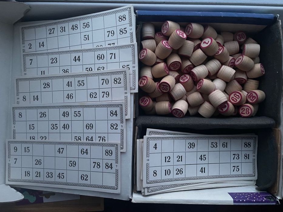 Лото з дерев'яними бочонками