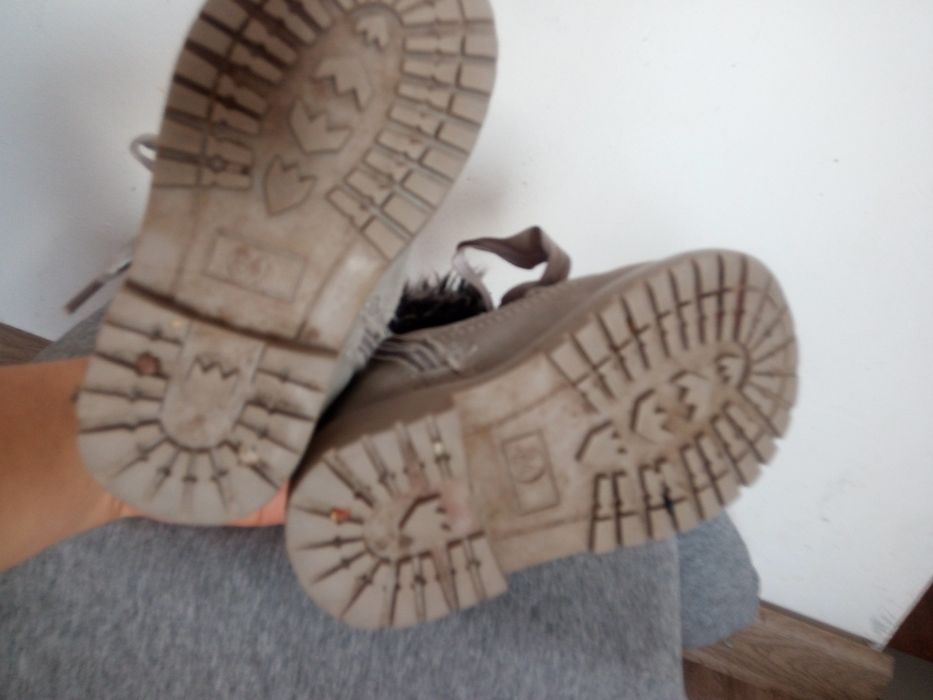 4 pary bucików dziewczęcych