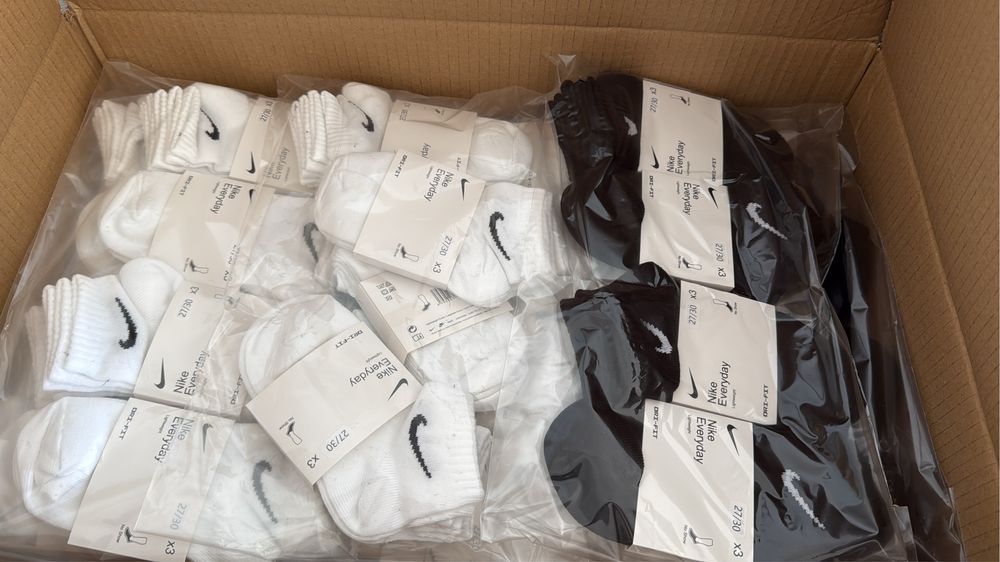 Meias peks de 12 pares branco e preto