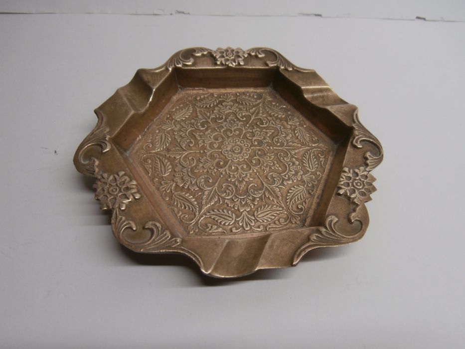 Vários artigos em latão