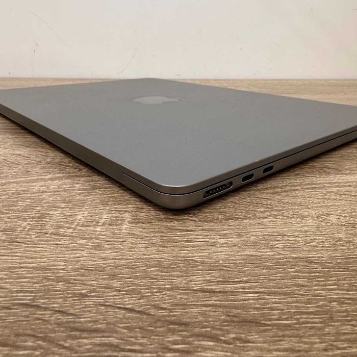Macbook Air 13" 2022 M2 / 16Gb / SSD 512Gb акб:90% (код: M1126)