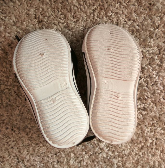 Trampki dziecięce wiązane długie nowe