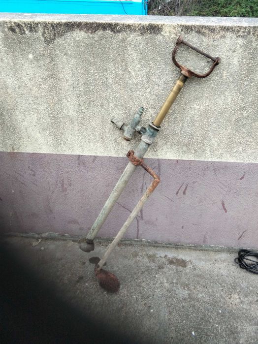 Bomba manual de água