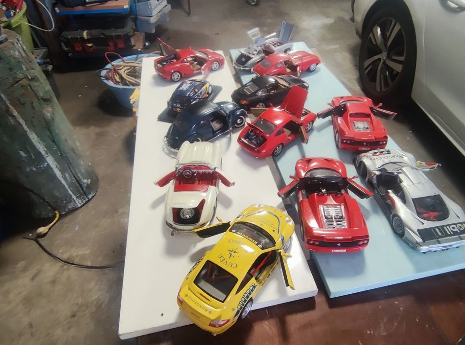 Lote de carros de corrida