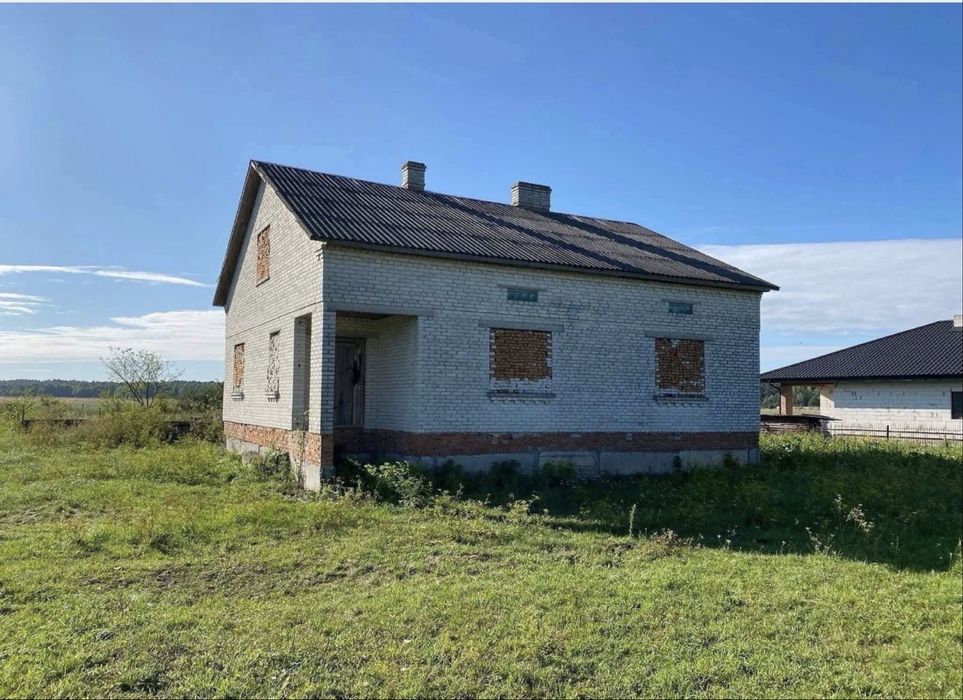 Продається земельна ділянка з будинком!