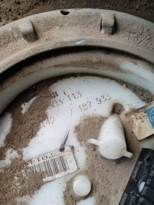 Bak zbiornik paliwa pompka pływak Bmw E60 E61 2.0d N47