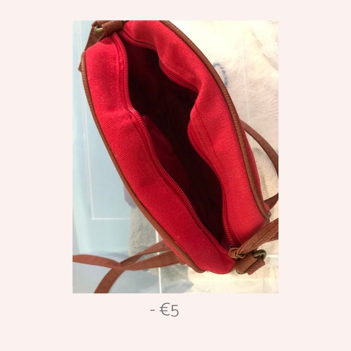 Mala tiracolo vermelha