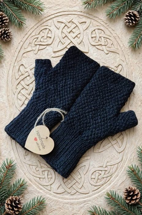 Mitenki „Celtycki Aksamit" czarne merino warkocz handmade unisex