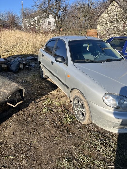 Кузоані деталі, запчастини