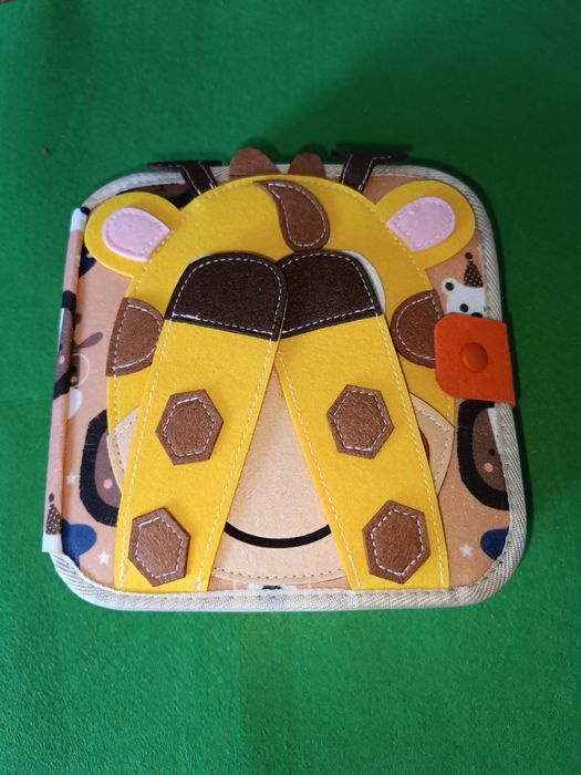 Розвиваюча книга з фетру з липучками бізібук бізіборд моя перша книжка