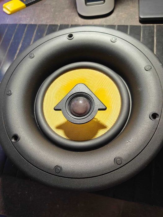 Вбудована акустика Crestron ESSENCE IC6