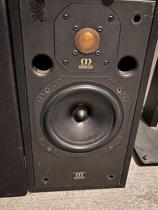 2 colunas - Monitor Audio Ltd