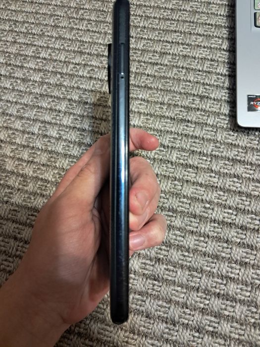 Телефон поко х3 про под востановление или на запчасти