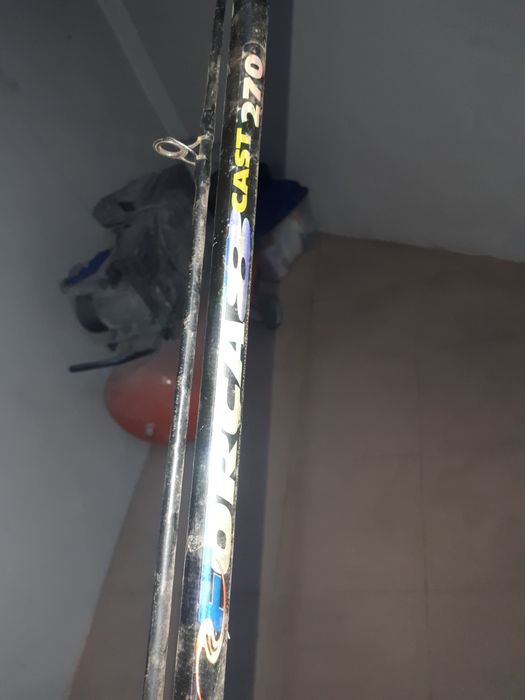 Material de pesca canas e carrinhos