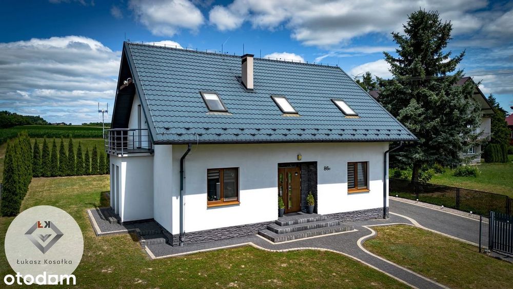 Wolnostojący dom z garażem w spokojnej okolicy