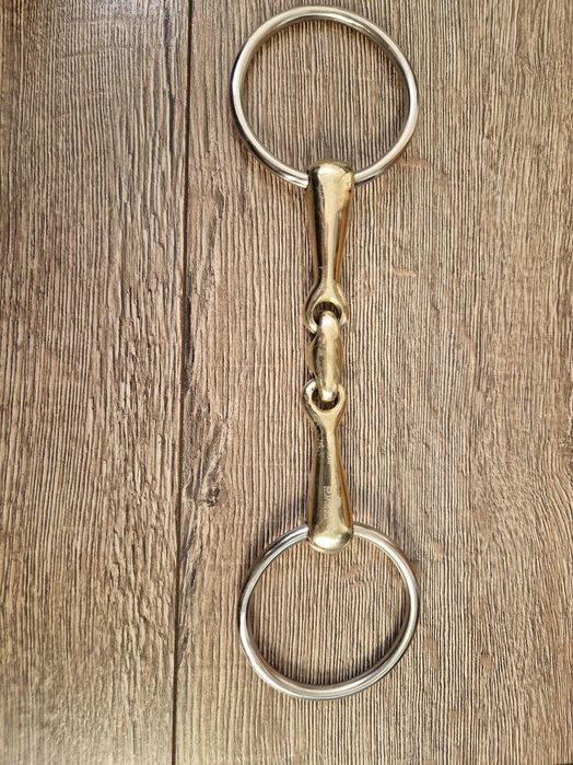 Nowe wędzidło podwójnie łamane