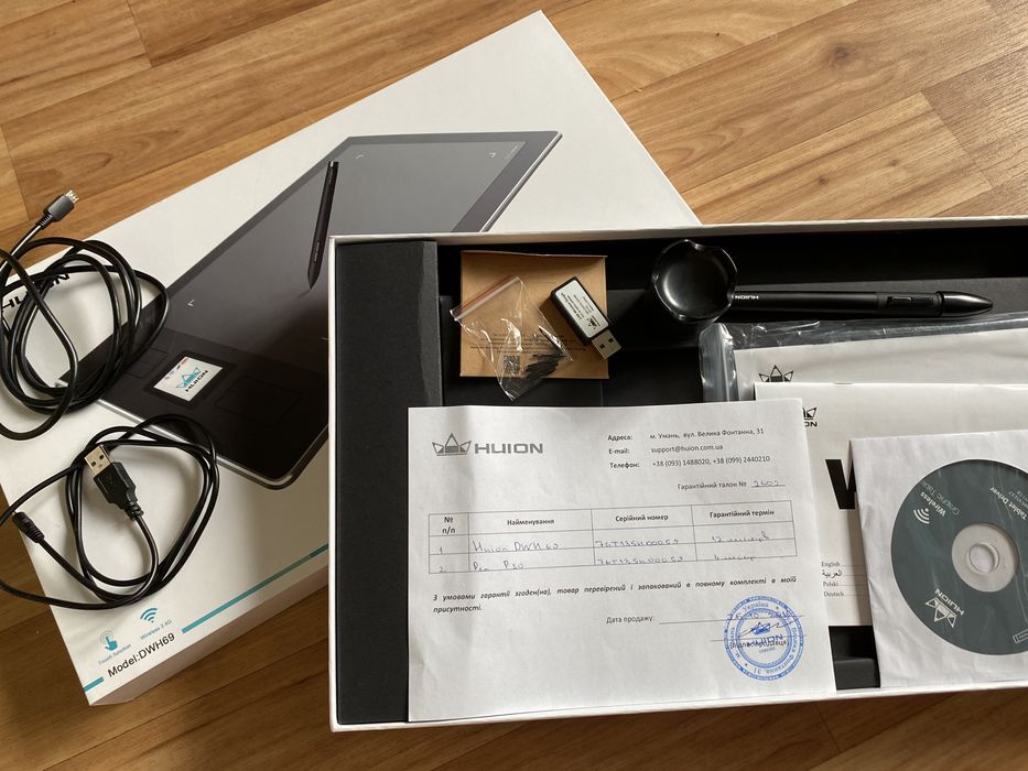 Графічний планшет Huion DWH69