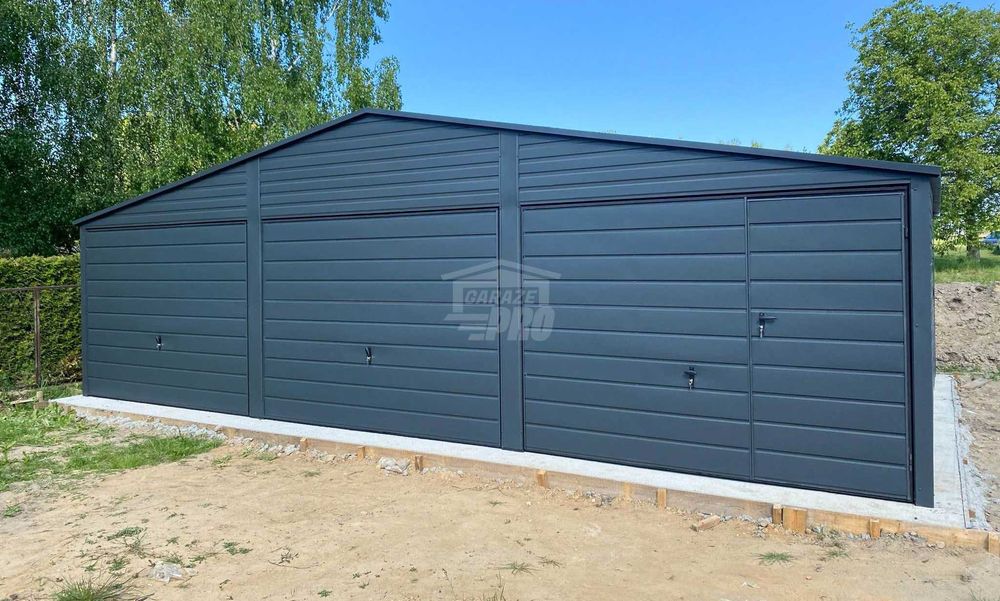 Garaż blaszany 9x6m 3x Brama drzwi  Antracyt  Dach dwuspadowy GP556