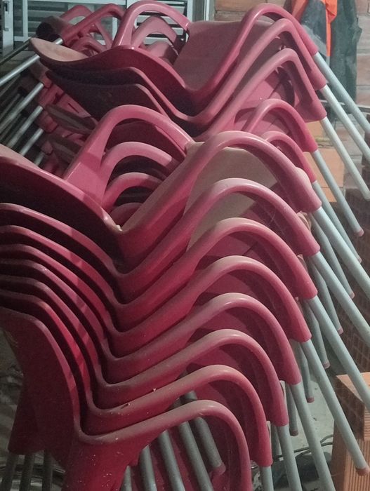 Cadeiras de esplanada novas