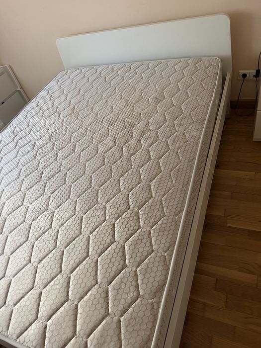 Cama Ikea 1.40x2.00 com colchao