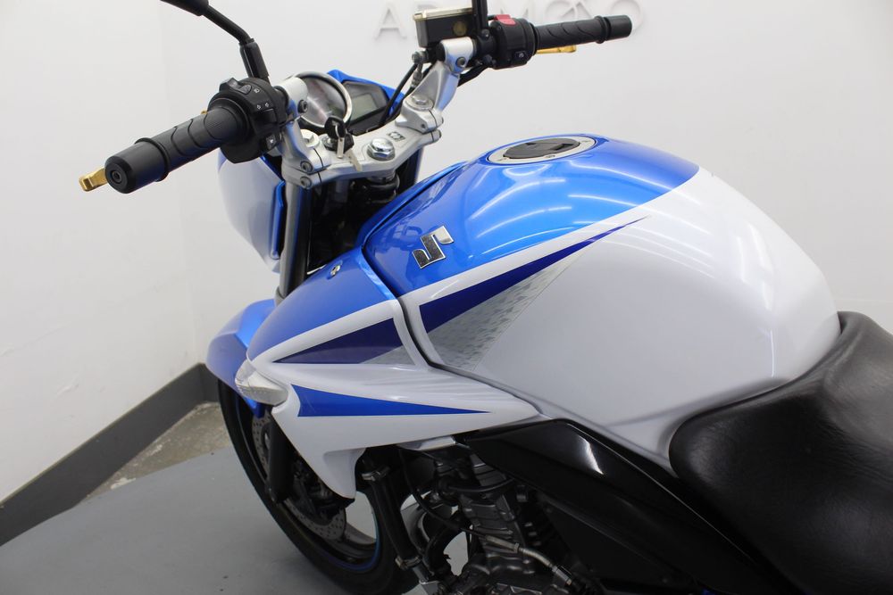 Suzuki GSR 250 (2 циліндра, інжектор)