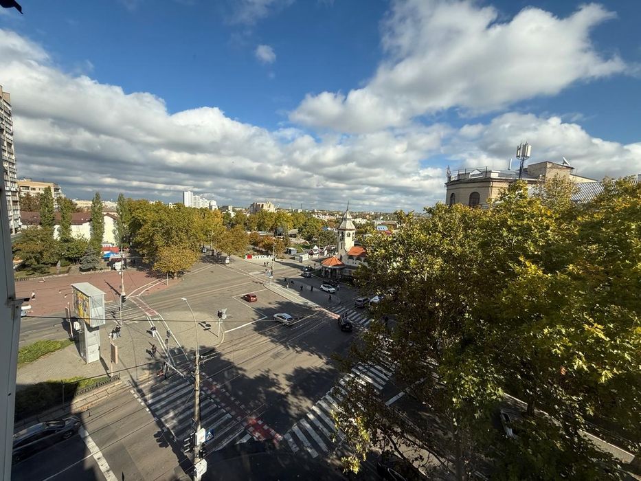 Продаю 2х комнатную квартиру в самом Центре города.