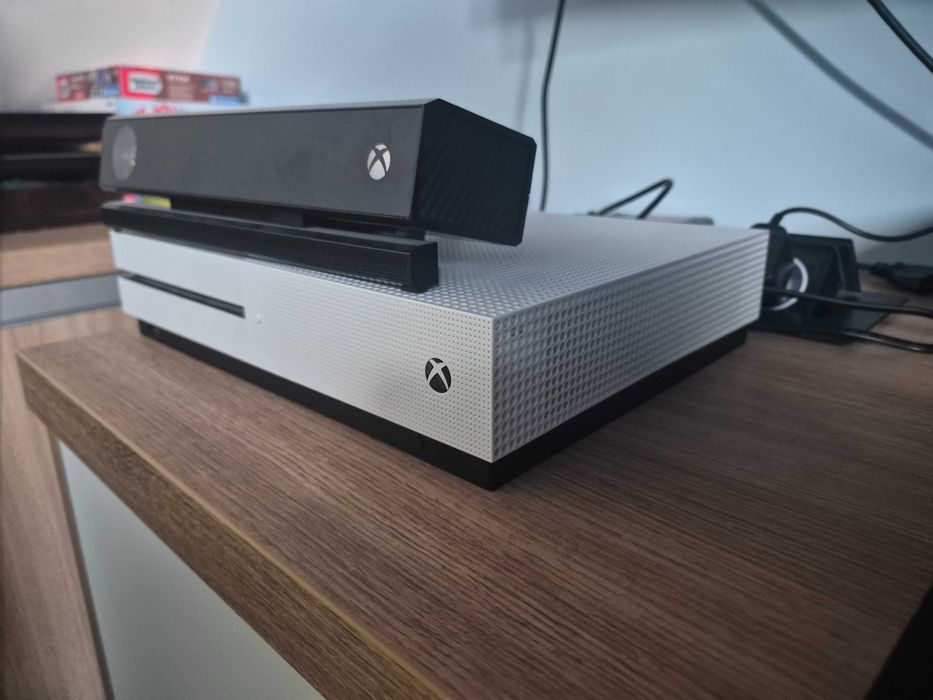 KONSOLA XBOX ONE  +  Kinect Adapter