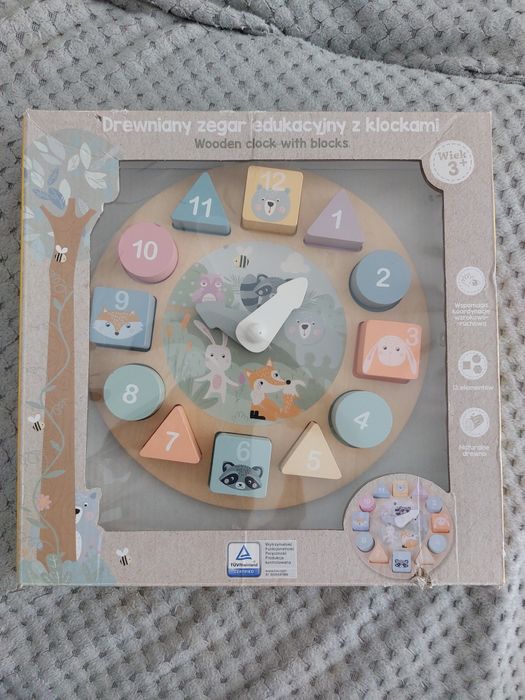 Drewniany zegar edukacyjny z klockami