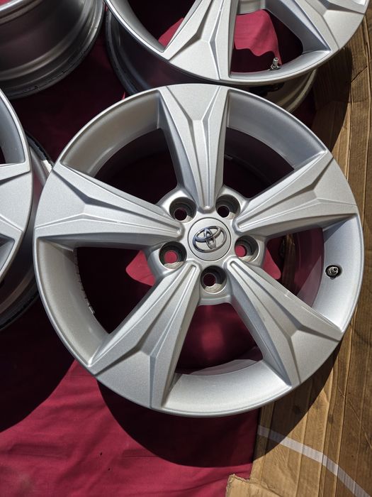 Диски 5×114.3 R17 J6.5 ET45 Toyota Corolla Cross CH-R Camry RAV4 Yaris
