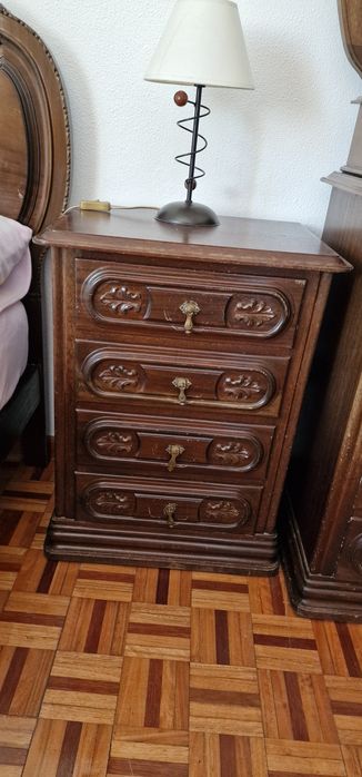 Vendo mesas cabeceira /cama