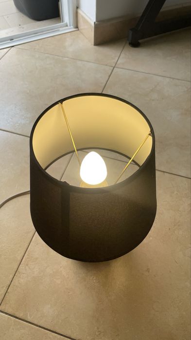Candeeiro de Mesa em Cerâmica Decorativo – Excelente Estado