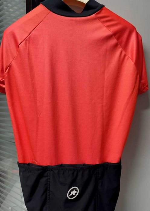 jersey assos mille GT tm XS com oferta de meias