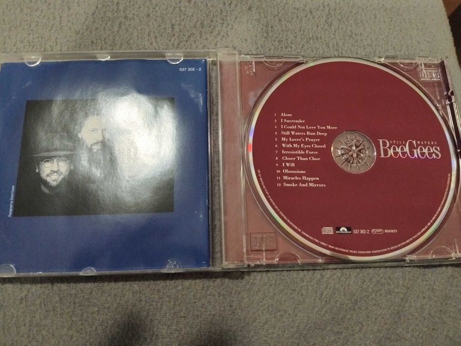 Bee Gees  Alone em cd