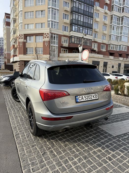 Продам Audi Q5 quattro 2011р без ДТП