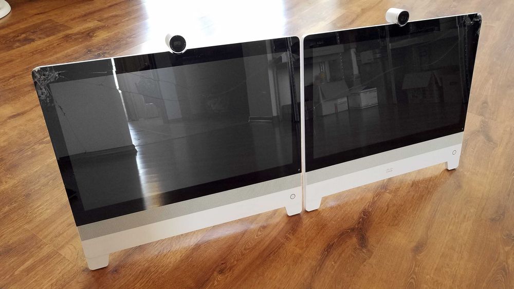 23-дюймовый сенсорный видеотерминал (монитор) Cisco Webex DX80