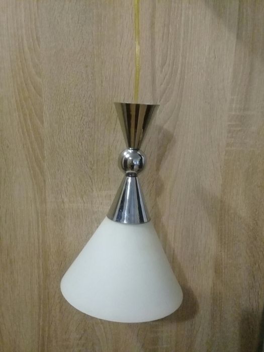 Світильник,палас 3м×2 м